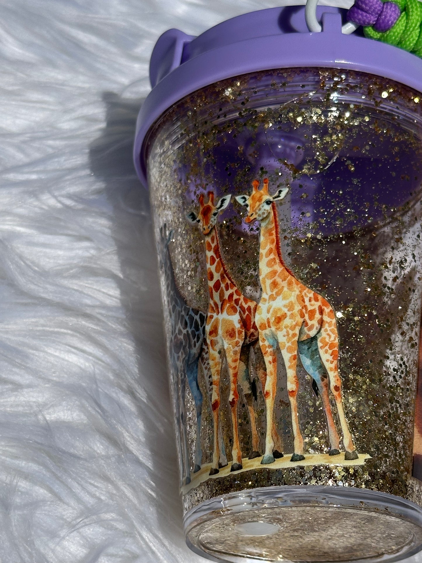 Giraffe snowglobe