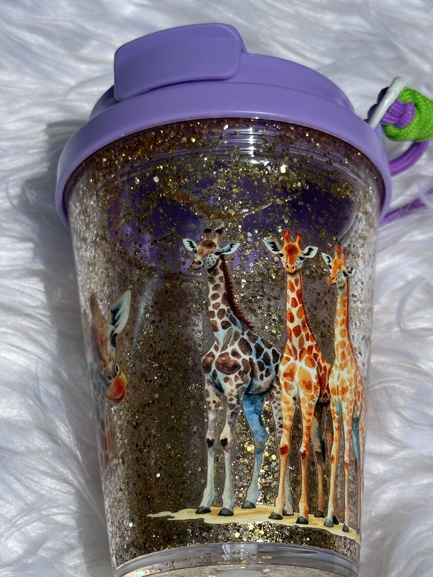 Giraffe snowglobe
