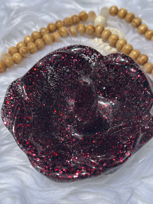 Red ring dish